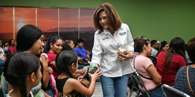 CONTINÚA DIF ENTREGANDO ÚTILES ESCOLARES A NIÑAS Y NIÑOS DE CAJEME