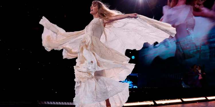 TAYLOR SWIFT, REINA ABSOLUTA; LA ESTRELLA MUSICAL DEL MOMENTO CANTÓ PARA 58 MIL FANS
