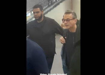 DAVE GAHAN VOCALISTA DE DEPECHE MODE LLEGA ESCOLTADO A MÉXICO; NADIE LO TOPA