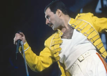 EL PIANO DE FREDDIE MERCURY SE VENDE EN UNA SUBASTA POR 2 MILLONES DE EUROS