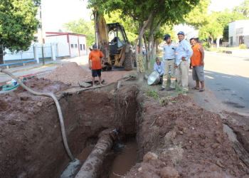 CON REPARACIÓN INMEDIATA DE UNA FUGA EN LINEA DE 20” DE AGUA POTABLE EL OOMAPAS GARANTIZA EL ABASTO SIN CONTRATIEMPOS EN IMPORTANTE SECTOR DE LA CIUDAD