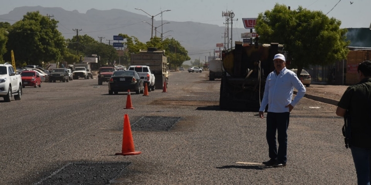 RECORRE ALCALDE OBRAS EN PROCESO DE PAVIMENTACIÓN