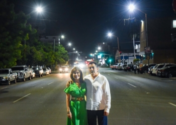SE ILUMINA CAJEME: ENCIENDE ALCALDE LÁMPARAS DE LA AVENIDA MIGUEL ALEMÁN