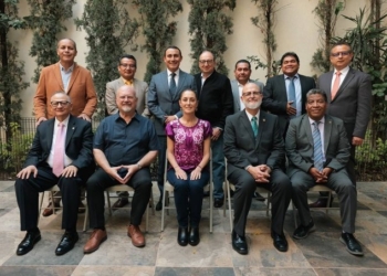 SE REÚNE CLAUDIA SHEINBAUM CON REPRESENTANTES DE MÁS DE 30 MIL TEMPLOS DE LA COMUNIDAD EVANGÉLICA DEL PAÍS