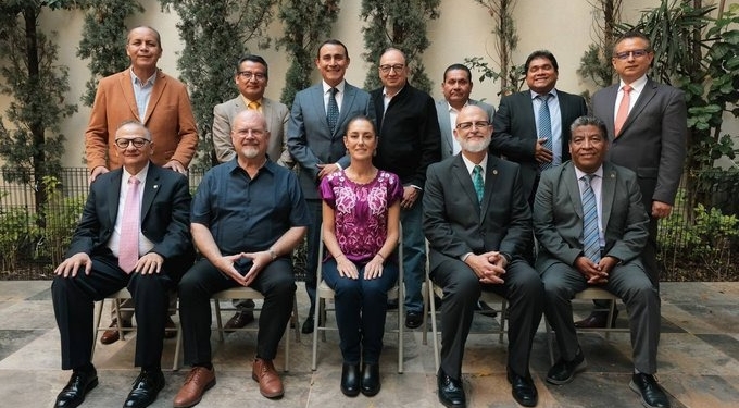 SE REÚNE CLAUDIA SHEINBAUM CON REPRESENTANTES DE MÁS DE 30 MIL TEMPLOS DE LA COMUNIDAD EVANGÉLICA DEL PAÍS