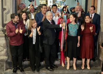 ‘’VAMOS A CAMINAR JUNTOS Y JUNTAS EN UNIDAD’’: CLAUDIA SHEINBAUM RECIBE EL BASTÓN DE MANDO COMO COORDINADORA DE MANOS DEL PRESIDENTE ANDRÉS MANUEL LÓPEZ OBRADOR