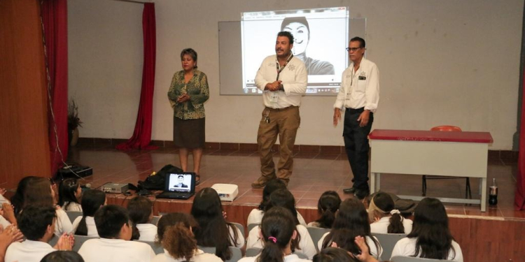 IMPARTE SSPM PLÁTICA PREVENTIVA CONTRA EL SUICIDIO A JÓVENES DEL COBACH l