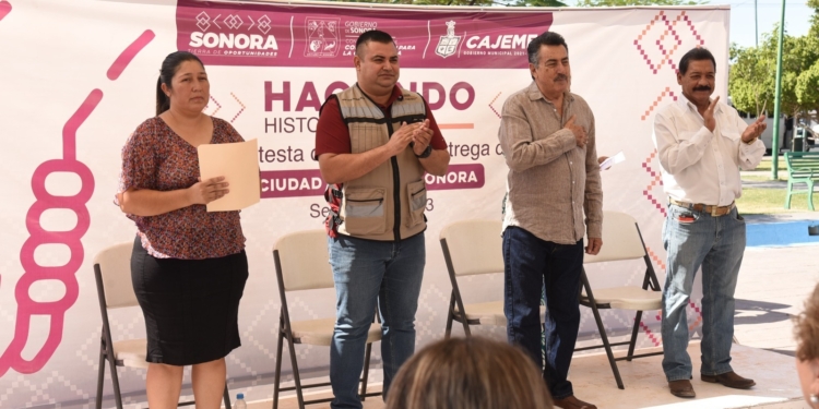 TOMA PROTESTA LAMARQUE CANO A COMITÉS DE PARTICIPACIÓN SOCIAL Y ENTREGA APOYOS CECOP
