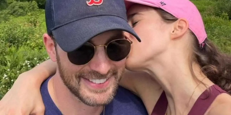 CHRIS EVANS SE CASÓ CON ALBA BAPTISTA