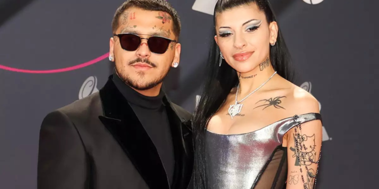 CHRISTIAN NODAL Y CAZZU CELEBRAN EL PRIMER MES DE SU HIJA