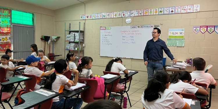 GOBIERNO MUNICIPAL PROMUEVE PREVENCIÓN DEL DELITO EN ESCUELAS DE LA COLONIA VALLE DORADO