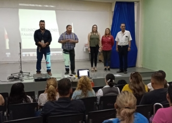 TRABAJA PROGRAMAS PREVENTIVOS EN FORTALECIMIENTO DE RELACIONES ENTRE FAMILIA Y ESCUELA