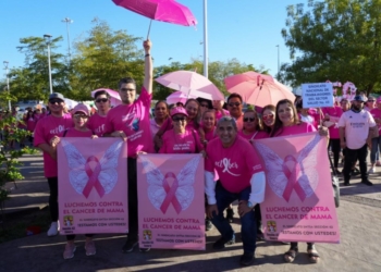CAMINAN MÁS DE 2 MIL SONORENSES PARA PROMOVER LA DETECCIÓN OPORTUNA DEL CÁNCER DE MAMA