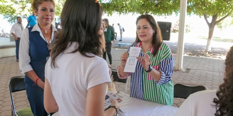 LLEVA GOBIERNO MUNICIPAL AL CETIS 69 JORNADA POR LA SALUD MENTAL