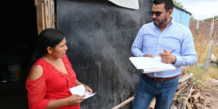 CON UN SENSIBLE TRABAJO EL OOMAPAS APOYA A LAS FAMILIAS MAS VULNERABLES