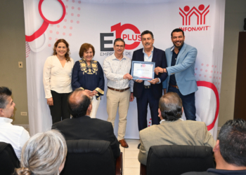 RECIBE RECONOCIMIENTO DIEZ PLUS EL OOMAPAS DE CAJEME POR UN CORRECTO MANEJO ADMINISTRATIVO ANTE INFONAVIT