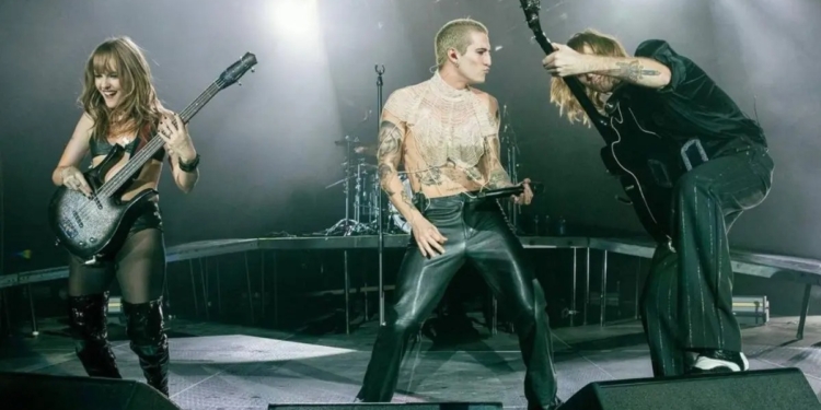 MANESKIN SORPRENDE AL TOCAR UNA CANCIÓN DE PESO PLUMA EN PALACIO DE LOS DEPORTES