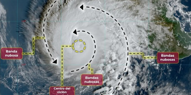 HURACÁN NORMA SE INTENSIFICA A CATEGORIA 4