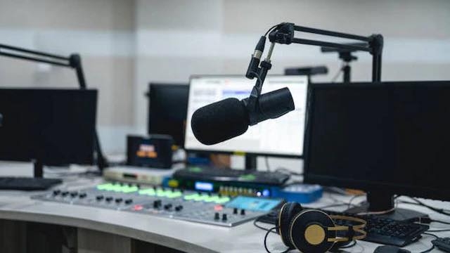 LOCUTOR FILIPINO FUE ASESINADO CUANDO TRANSMITÍA EN DIRECTO Y TRABAJABA DESDE LA CASA