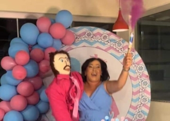 ¡EXTRAÑA REVELACIÓN DE SEXO!