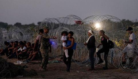 CIERRAN CRUCE FRONTERIZO DE TEXAS PARA FRENAR PASO DE MIGRANTES