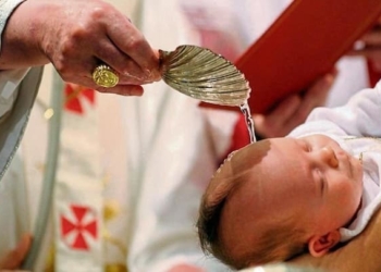 VATICANO ADMITE PADRINOS DE BAUTISMO TRANSEXUALES “CON CONDICIONES”