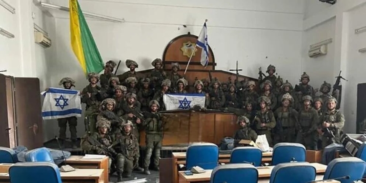 EL EJÉRCITO ISRAELÍ TOMÓ EL PARLAMENTO DE GAZA: “LOS TERRORISTAS HUYEN HACIA EL SUR”