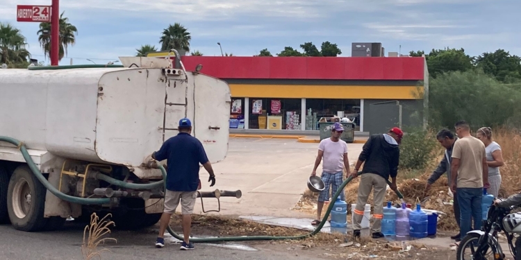 SE INICIA EL REPARTO DE AGUA EN PIPAS PARA COLONIAS DEL PONIENTE DE LA CIUDAD
