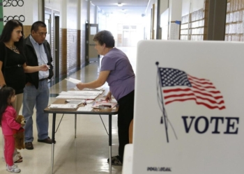TEMAS ECONÓMICOS ENCABEZAN LAS PRIORIDADES DE LOS VOTANTES HISPANOS EN EE.UU. RUMBO A 2024
