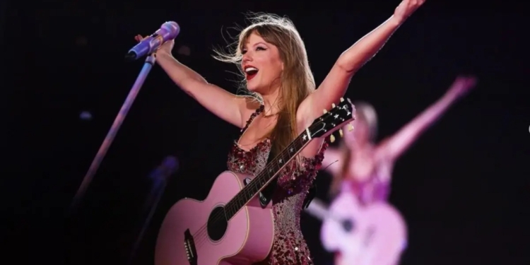 TAYLOR SWIFT SE CORONA COMO LA ARTISTA MÁS ESCUCHADA DEL MUNDO EN 2023
