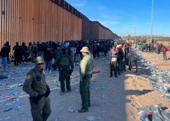 ARIZONA ENVÍA SOLDADOS A LA FRONTERA CON MÉXICO PARA LIDIAR CON FLUJO DE MIGRANTES