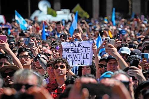 MILEI ASUME LA PRESIDENCIA DE ARGENTINA; VENDRÁ “EL SHOCK”