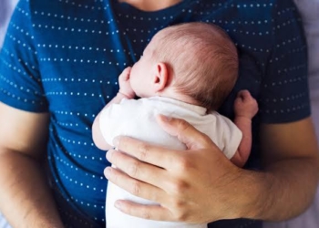PAPÁ, ¡A DISFRUTAR A LOS HIJOS! DIPUTADOS APRUEBAN PERMISO DE PATERNIDAD DE 20 DÍAS