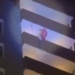 SUJETO DISFRAZADO DE SANTA CLAUS CAE DESDE EL PISO 24 DE UN EDIFICIO