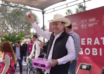 GOBERNADOR DURAZO BENEFICIA A FAMILIAS VULNERABLES CON OPERATIVOS NAVIDEÑOS