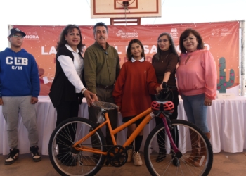 PARTICIPA LAMARQUE CANO EN ENTREGA DE BICICLETAS A ESTUDIANTES DE CAJEME