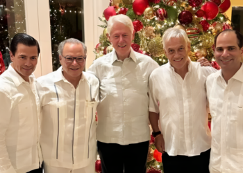 PEÑA NIETO REAPARECE CON LOS CLINTON Y EN REPÚBLICA DOMINICANA