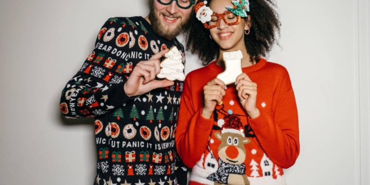 UGLY SWEATERS: QUÉ SON, ORIGEN Y EVOLUCIÓN NAVIDEÑOS