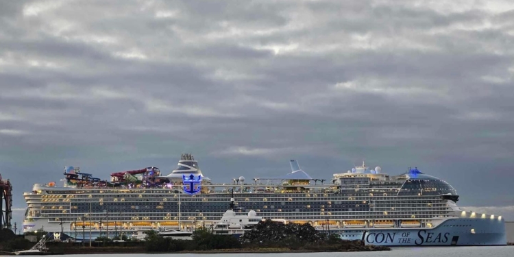 PUERTO RICO AMANECIO CON EL CRUCERO MÁS GRANDE DEL MUNDO EL ICON OF THE SEAS