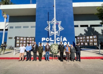 RECONOCE PRESIDENTE LAMARQUE CANO LABOR DE LAS Y LOS POLICÍAS EN SU DÍA