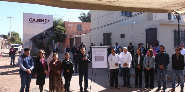 REALIZAN BANDERAZO DE OBRA EN CALLES DE LA COLONIA MIRAVALLE