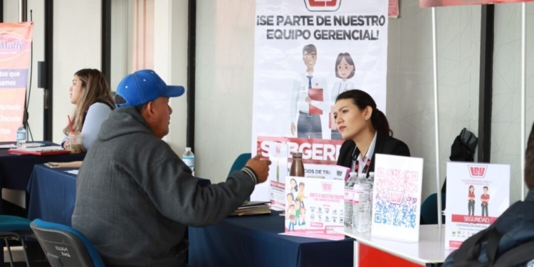 OFERTAN MÁS DE 300 PUESTOS DE TRABAJO EN PRIMERA JORNADA DE RECLUTAMIENTO