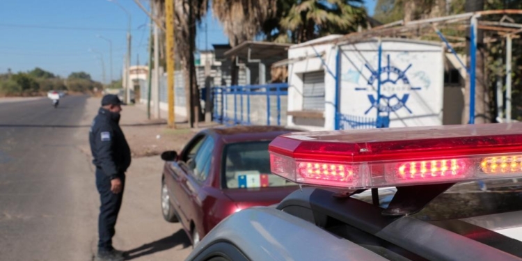 TRABAJA TRÁNSITO MUNICIPAL EN FILTROS PARA REGULARIZACIÓN DE VEHÍCULOS SIN PLACAS