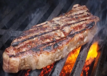 COMER CARNE ASADA PROCESADA AUMENTA EL RIESGO DE CÁNCER COLORRECTAL: SECRETARÍA DE SALUD