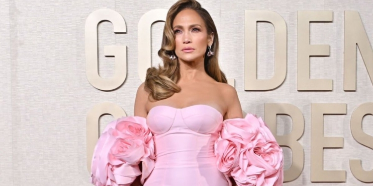 JENNIFER LÓPEZ ESTRENA VIDEO DONDE SE BURLA DE SUS MÚLTIPLES BODAS ‘CAN’T GEN ENOUGH’
