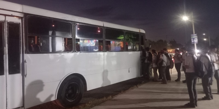OFRECE CBTIS #37 TRANSPORTE PARA ESTUDIANTES DEL TURNO VESPERTINO