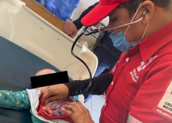 AUXILIA POLICÍA MUNICIPAL A BEBÉ CON PROBLEMAS RESPIRATORIOS
