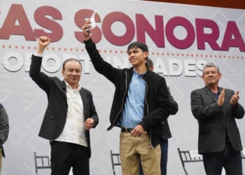 CONSTATA GOBERNADOR DURAZO AVANCES DEL HOSPITAL GENERAL, ENTREGA BECAS Y APOYOS DE VIVIENDA EN NAVOJOA