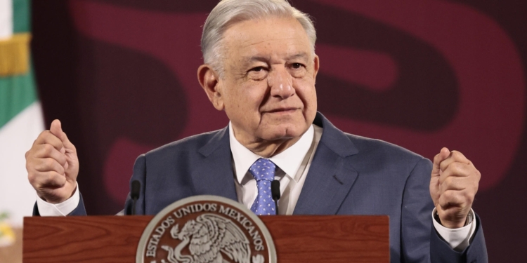 AMLO RECONOCE QUE PRESENTÓ SU PAQUETE DE REFORMAS CONSTITUCIONALES PORQUE VIENEN ELECCIONES
