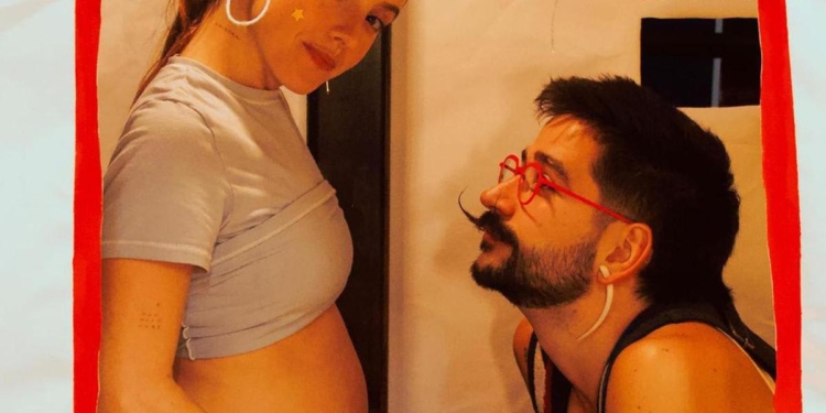CAMILO Y EVALUNA ANUNCIAN SEGUNDO EMBARAZO Y REVELAN NOMBRE DEL BEBÉ